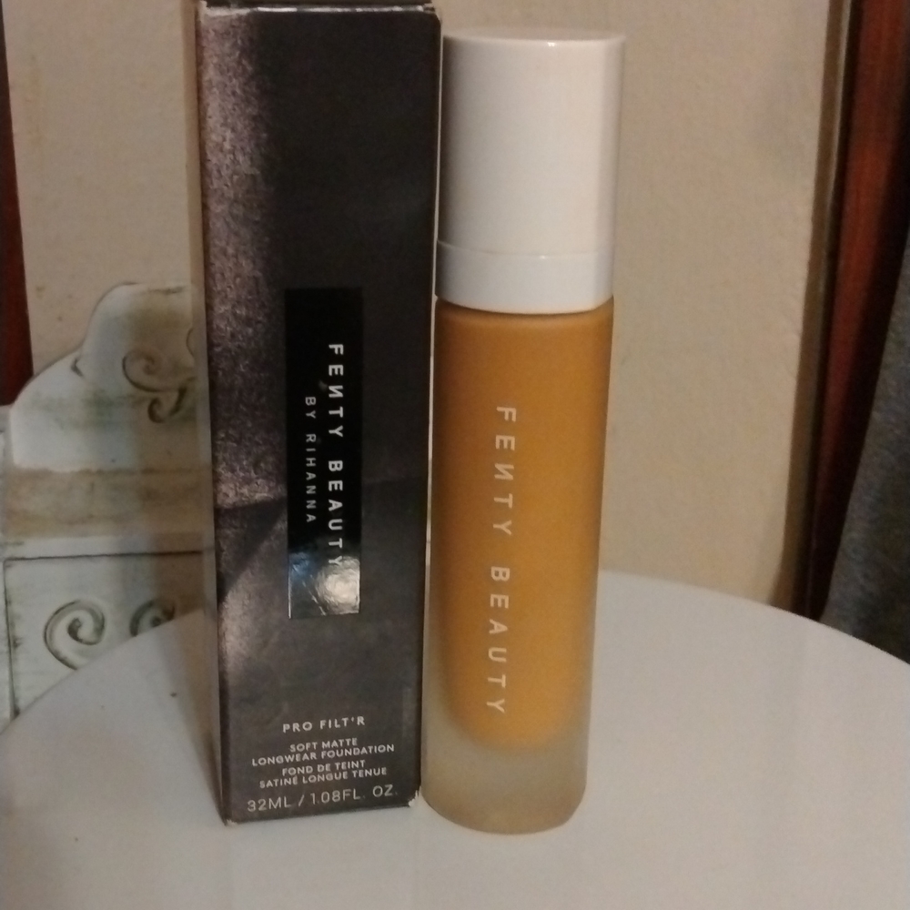Fenty Beauty Pro Filter Long wear Foundation